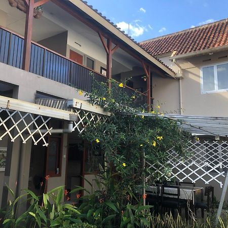 בנדונג De Riau Guesthouse מראה חיצוני תמונה