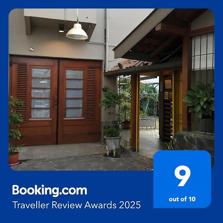 בנדונג De Riau Guesthouse מראה חיצוני תמונה
