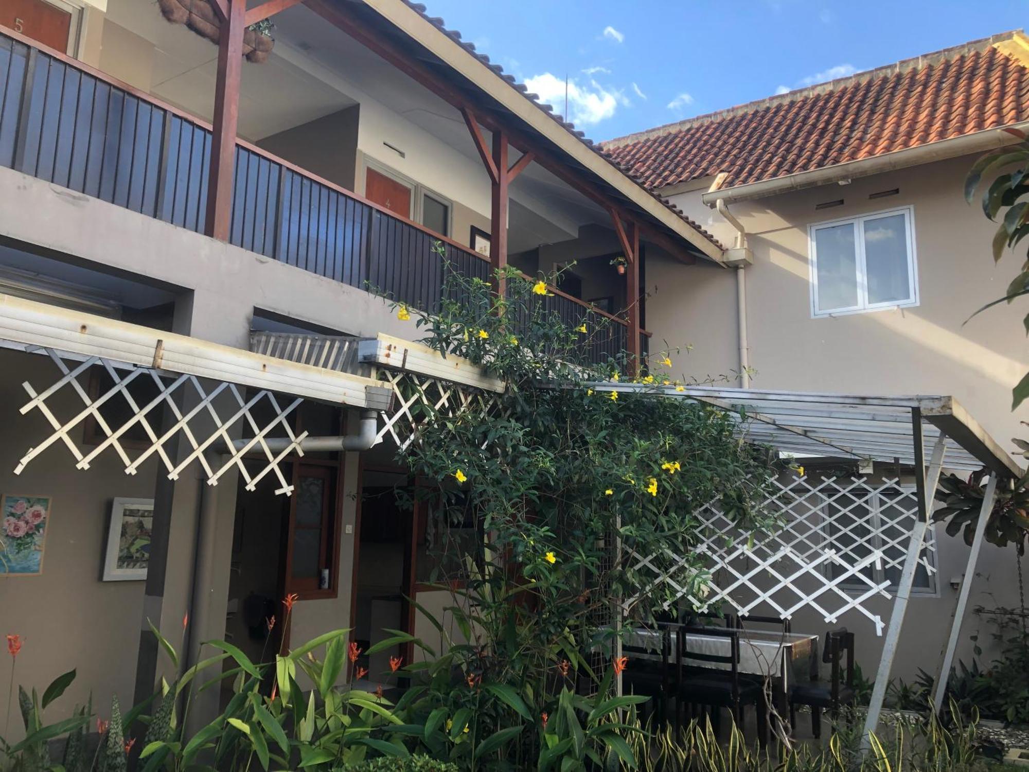 בנדונג De Riau Guesthouse מראה חיצוני תמונה