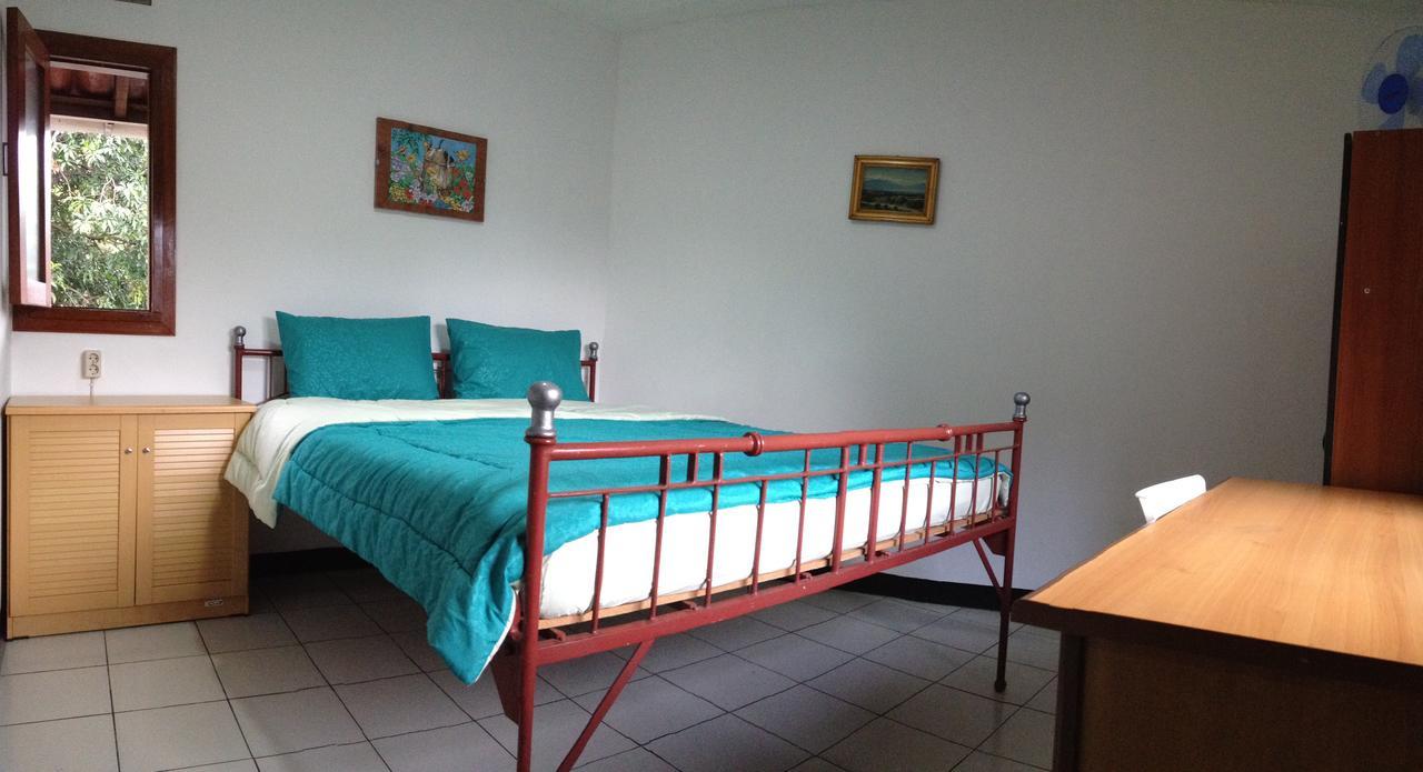 בנדונג De Riau Guesthouse חדר תמונה
