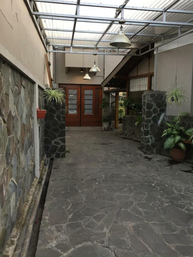 בנדונג De Riau Guesthouse מראה חיצוני תמונה