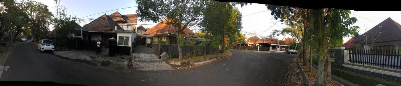 בנדונג De Riau Guesthouse מראה חיצוני תמונה